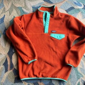 Patagonia Orange and Aqua Synchilla pullover fleece Sweater. Kids size XL